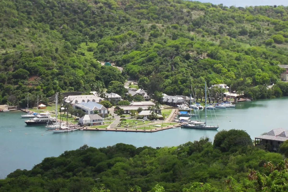บรรยากาศย่านอู่เรือเนลสัน (Nelson's Dockyard) ในอิงลิชฮาร์เบอร์