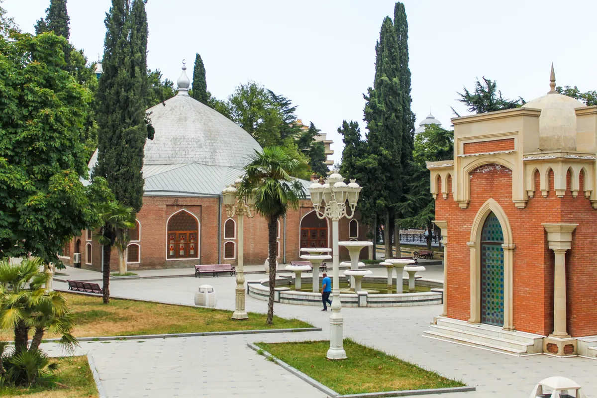 บรรยากาศย่านรอบจัตุรัส Shah Abbas (Nizami rayon) ในกันจา