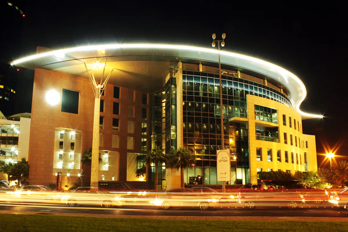 บรรยากาศย่านซีฟ (Seef) ในมานามา