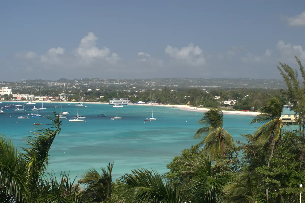 บรรยากาศย่านเบย์สตรีท / Carlisle Bay ในบริดจ์ทาวน์