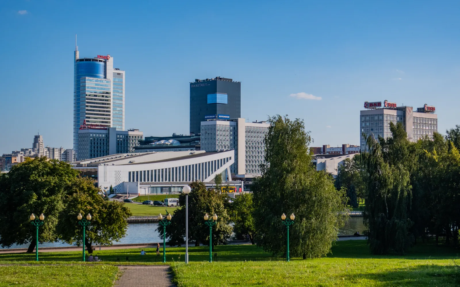 บรรยากาศเมืองมินสค์ใกล้ตลาดท้องถิ่นโคมารอฟสกี