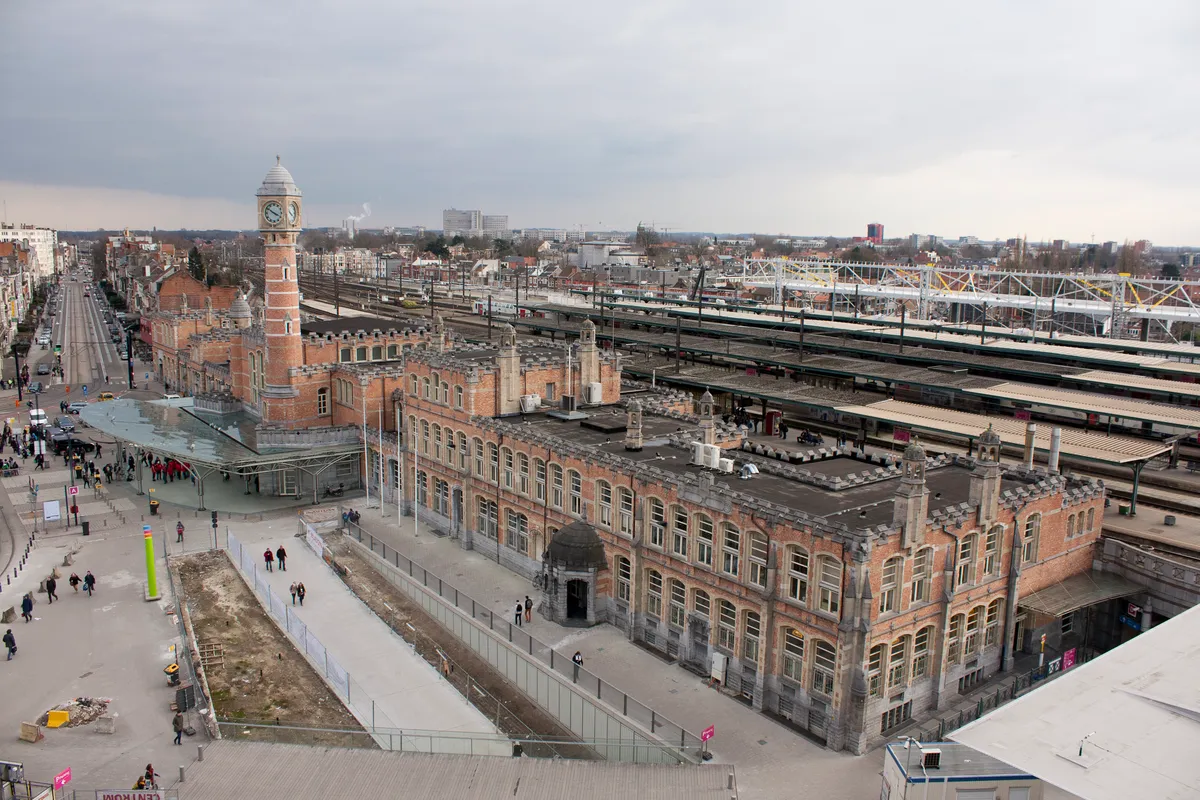บรรยากาศย่านรอบสถานี Gent-Sint-Pieters ในเกนต์