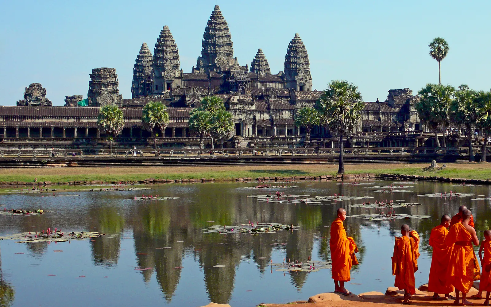 6 ที่เที่ยวเสียมเรียบ ที่ไม่ควรพลาด — อังกอร์วัต บายน ตาพรม และบันทายศรี