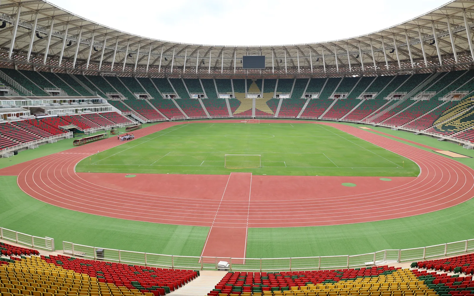 สนามกีฬาโอเลมเบ สตาด ปอล บียา สนามกีฬาทันสมัยของยาอุนเด