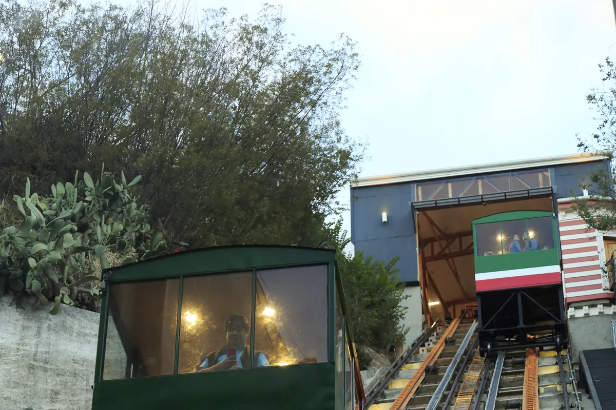 บรรยากาศย่านCerro Alegre ในบัลปาราอีโซ