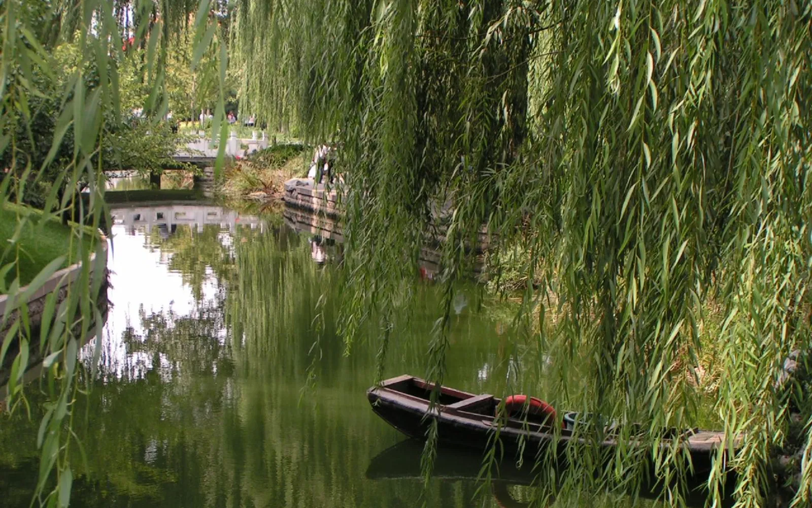 ซอยหูท่งแคบและบ้านเรือนโบราณสไตล์จีนริมทะเลสาบโฮ่วไห่ ปักกิ่ง