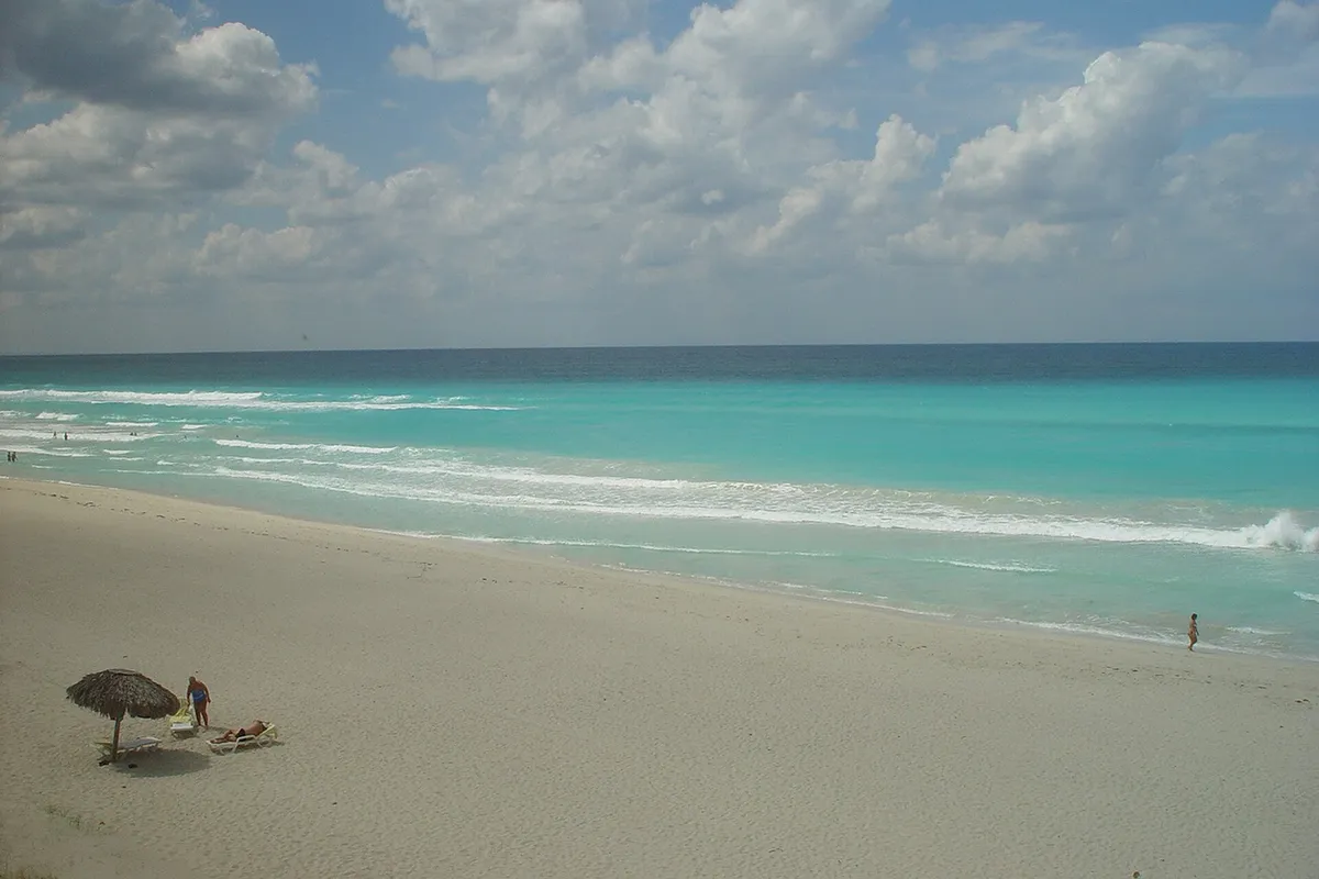 บรรยากาศย่านกลางคาบสมุทร (Mid-Peninsula) ในวาราเดโร