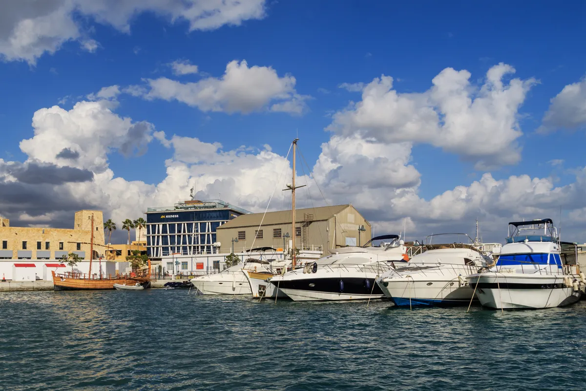 บรรยากาศย่านLimassol Marina ในลีมาซอล