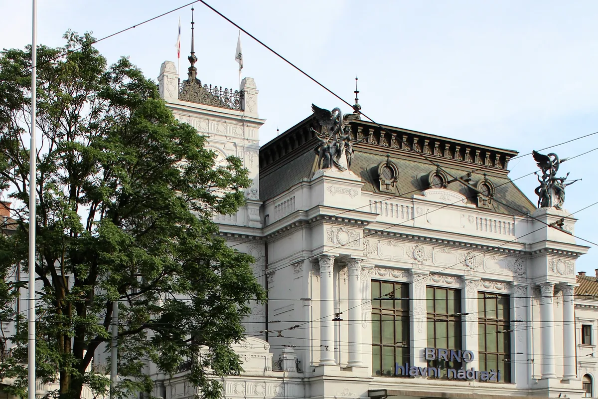 บรรยากาศย่านรอบสถานีรถไฟหลัก (hlavní nádraží) ในเบอร์โน