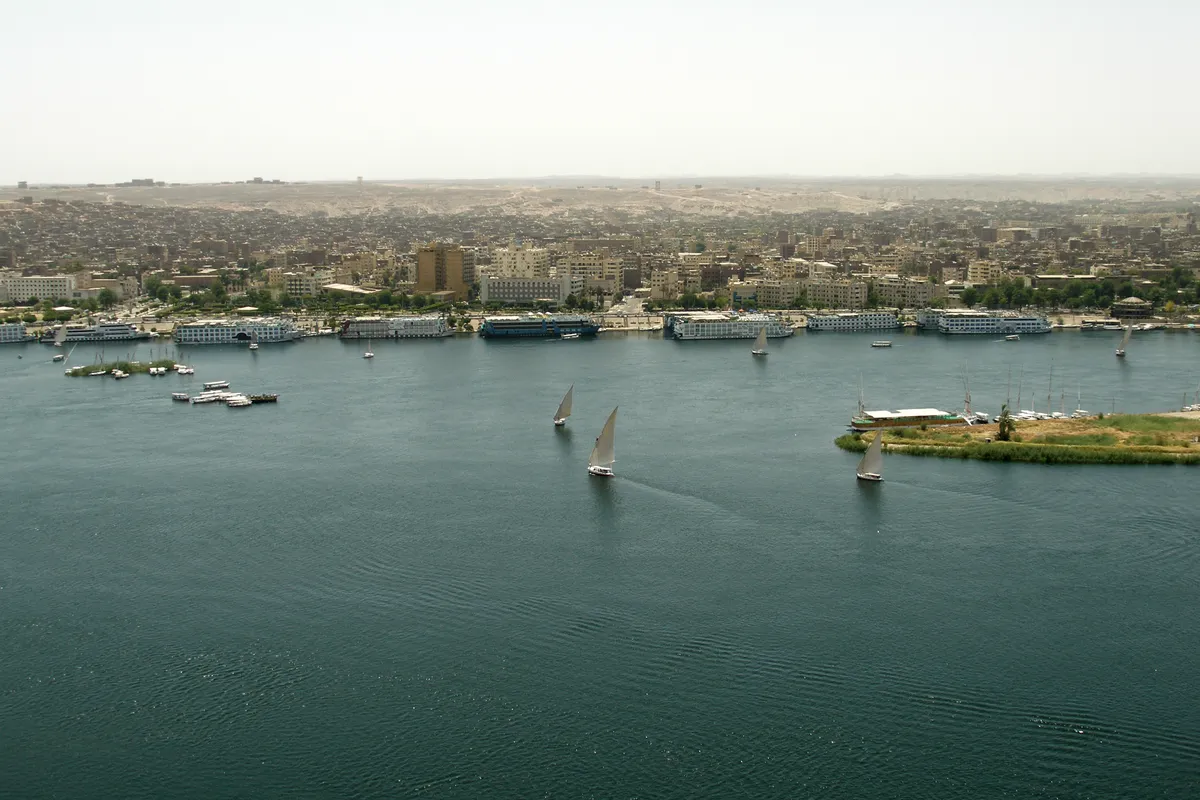 บรรยากาศย่านคอร์นิช (Corniche) ริมไนล์ฝั่งตะวันออก ในอัสวาน