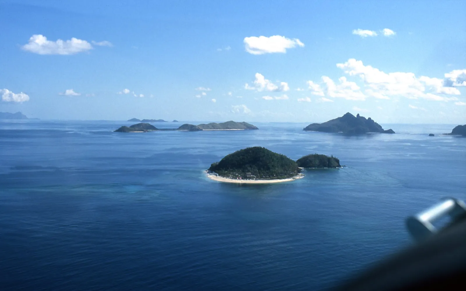 ทะเลใสและหาดทรายขาวของหมู่เกาะยาซาวา ฟิจิ