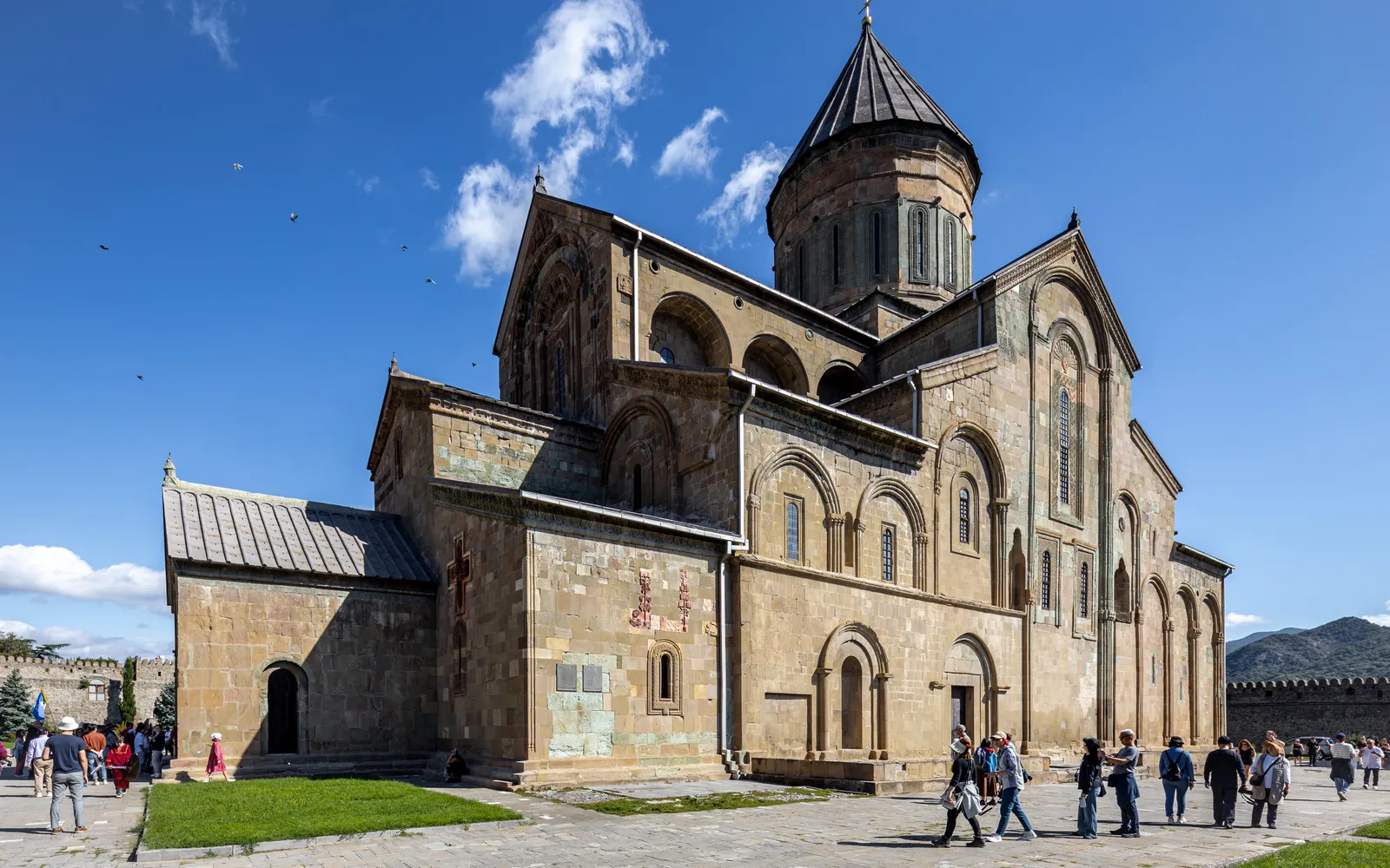 6 ที่เที่ยวมตสเคตา ที่ไม่ควรพลาด — มหาวิหาร Svetitskhoveli วัด Jvari และเมืองมรดกโลก UNESCO