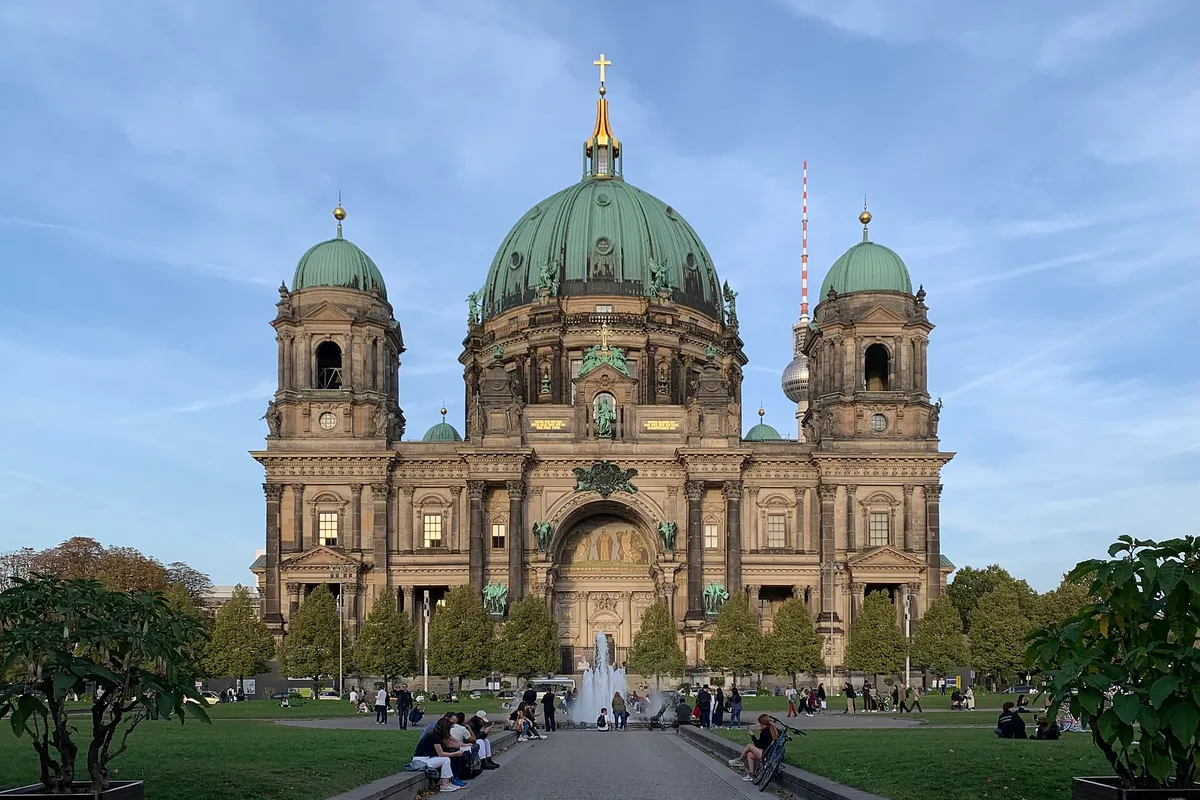 บรรยากาศย่านมิทเทอ (Mitte) ในเบอร์ลิน