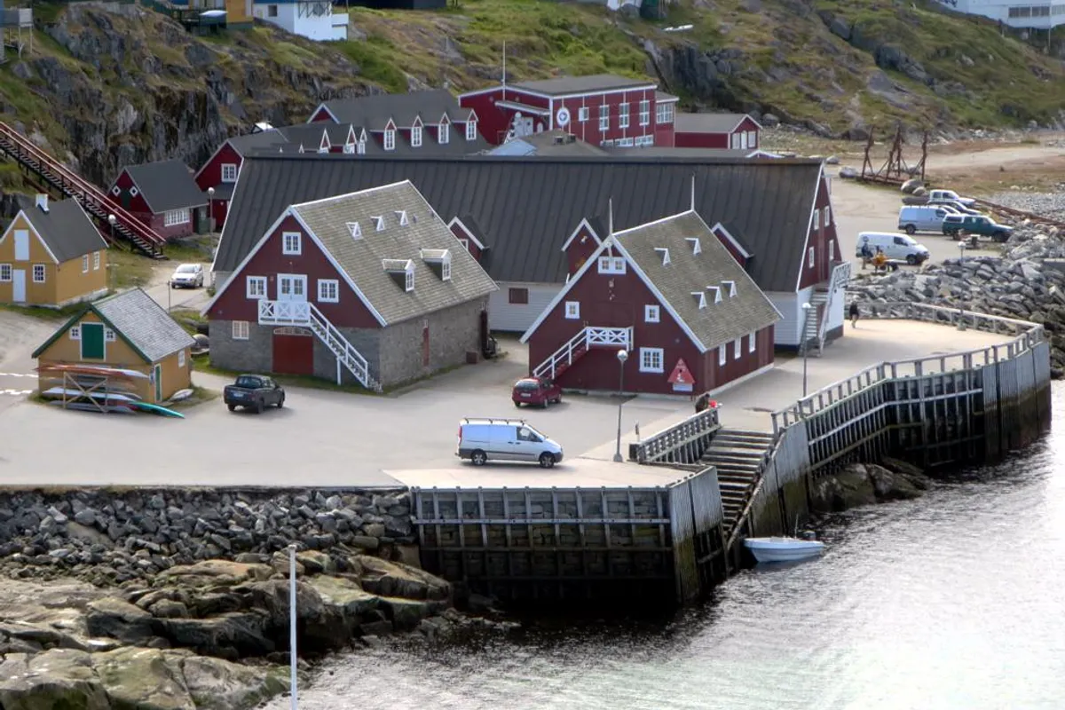 บรรยากาศย่านColonial Harbour (Kolonihavnen) ในนุก