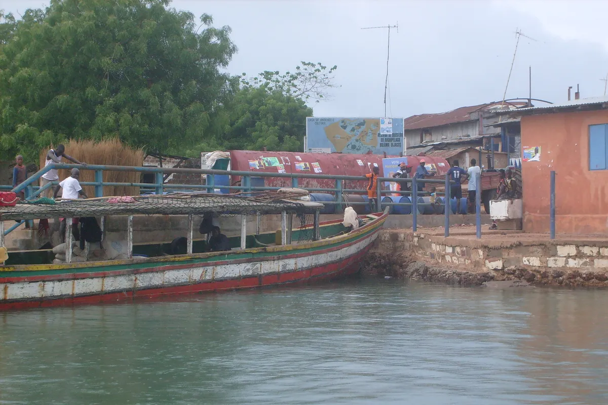 บรรยากาศย่านเมืองบูบากี (ใกล้ท่าเรือ) ในบูบากี