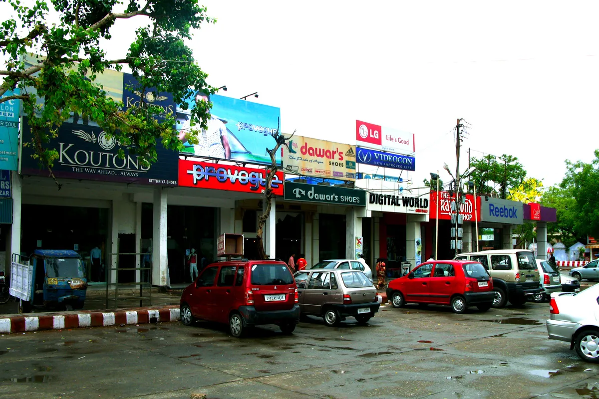 บรรยากาศย่านซาดาร์ บาซาร์ (Sadar Bazaar) ในอักรา