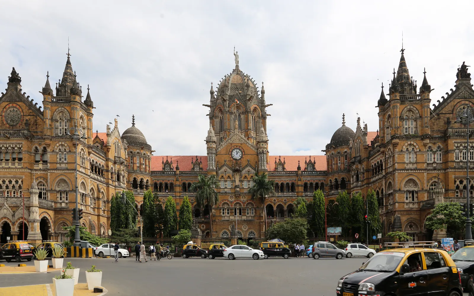 อาคารสถานีรถไฟ CSMT สไตล์โกธิกวิกตอเรียน
