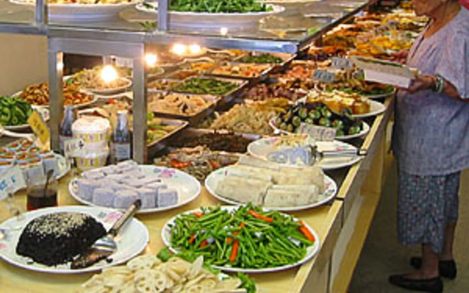 โชจิน เรียวริ อาหารมังสวิรัติแบบวัดเซน เสิร์ฟในจานไม้หลายช่อง