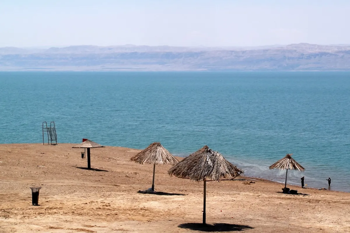 บรรยากาศย่านหาดสาธารณะ Amman Tourist Beach ในทะเลเดดซี