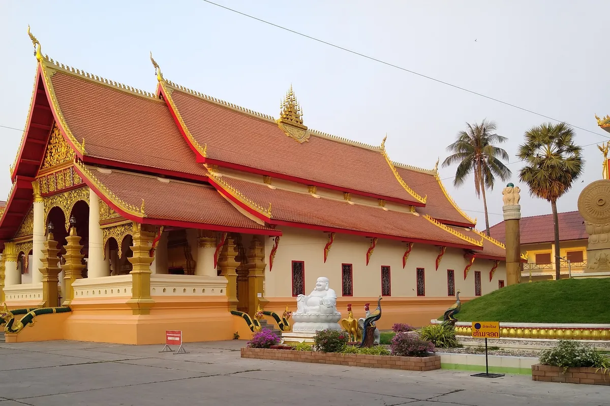 บรรยากาศย่านบ้านอานู / น้ำพุนัมพู ในเวียงจันทน์