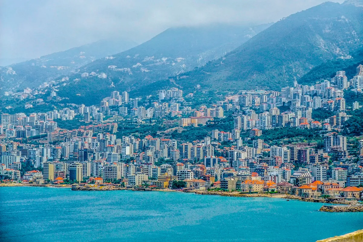 บรรยากาศย่านจูนีเยห์ (Jounieh) ในบีบลอส