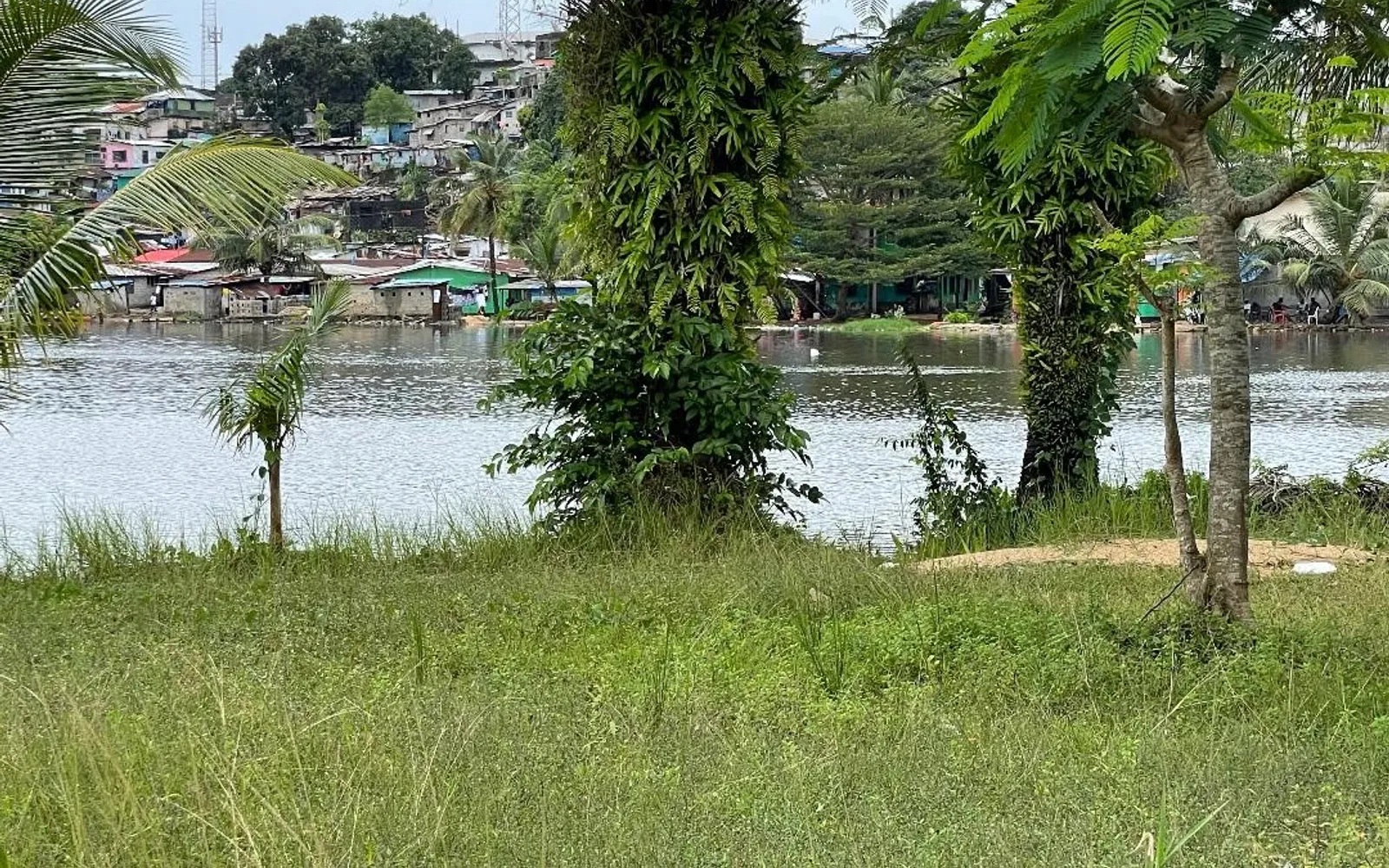 ที่เที่ยวมอนโรเวีย 2026 — 10 จุดห้ามพลาดในเมืองหลวงไลบีเรีย