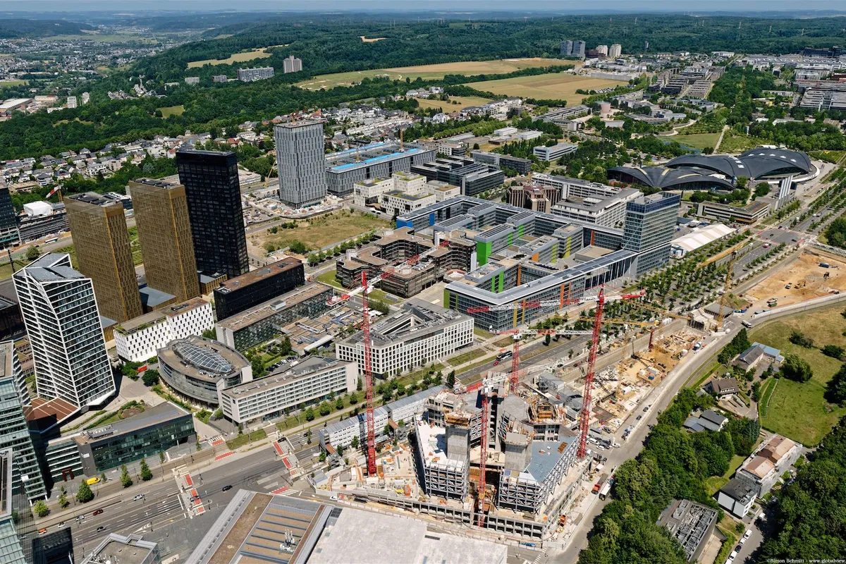 บรรยากาศย่านเคียร์ชแบร์ก (Kirchberg) — ย่าน EU สมัยใหม่ ในลักเซมเบิร์กซิตี
