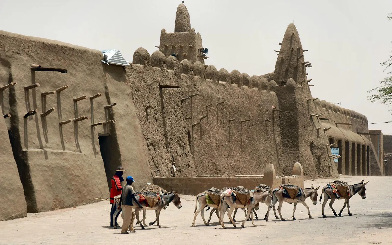 อาคารดินในเมืองเก่าทิมบักตูที่ตั้งของพิพิธภัณฑ์ชาติพันธุ์