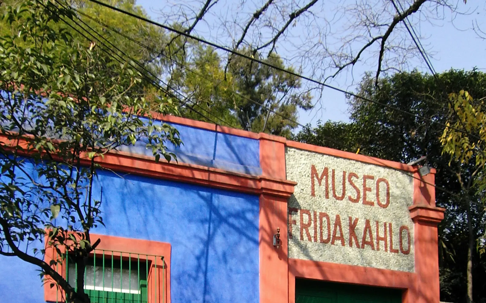 บ้านสีน้ำเงินสด Casa Azul พิพิธภัณฑ์ Frida Kahlo ในย่าน Coyoacán เม็กซิโกซิตี