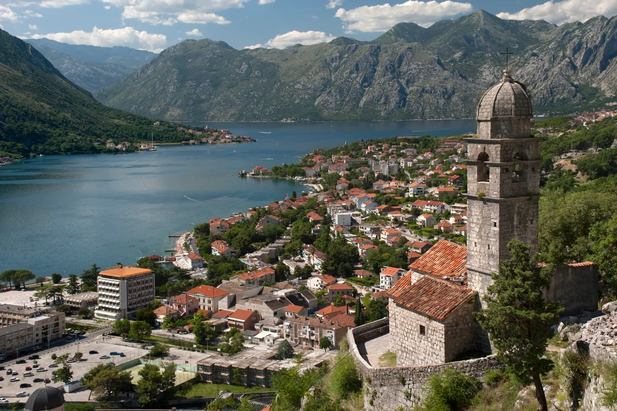 บรรยากาศย่านเมืองเก่า (Stari Grad) ในโคตอร์