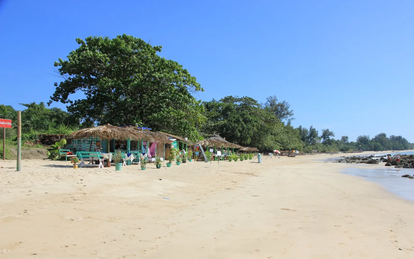 6 ที่เที่ยวหาดงาปาลี ที่ไม่ควรพลาด — ชายหาดทราย ดำน้ำ หมู่บ้านชาวประมง และพระอาทิตย์ตก