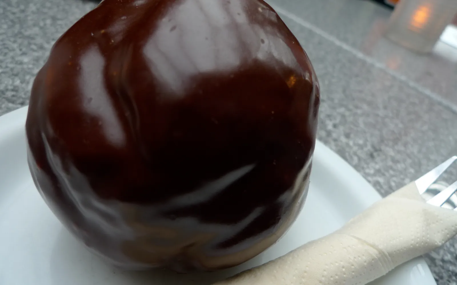 6 ของกิน-อาหารเดน บอช ที่ต้องลองให้ได้ — Bossche bol โรลไส้กรอก และขนมดัตช์แบบบราบันต์