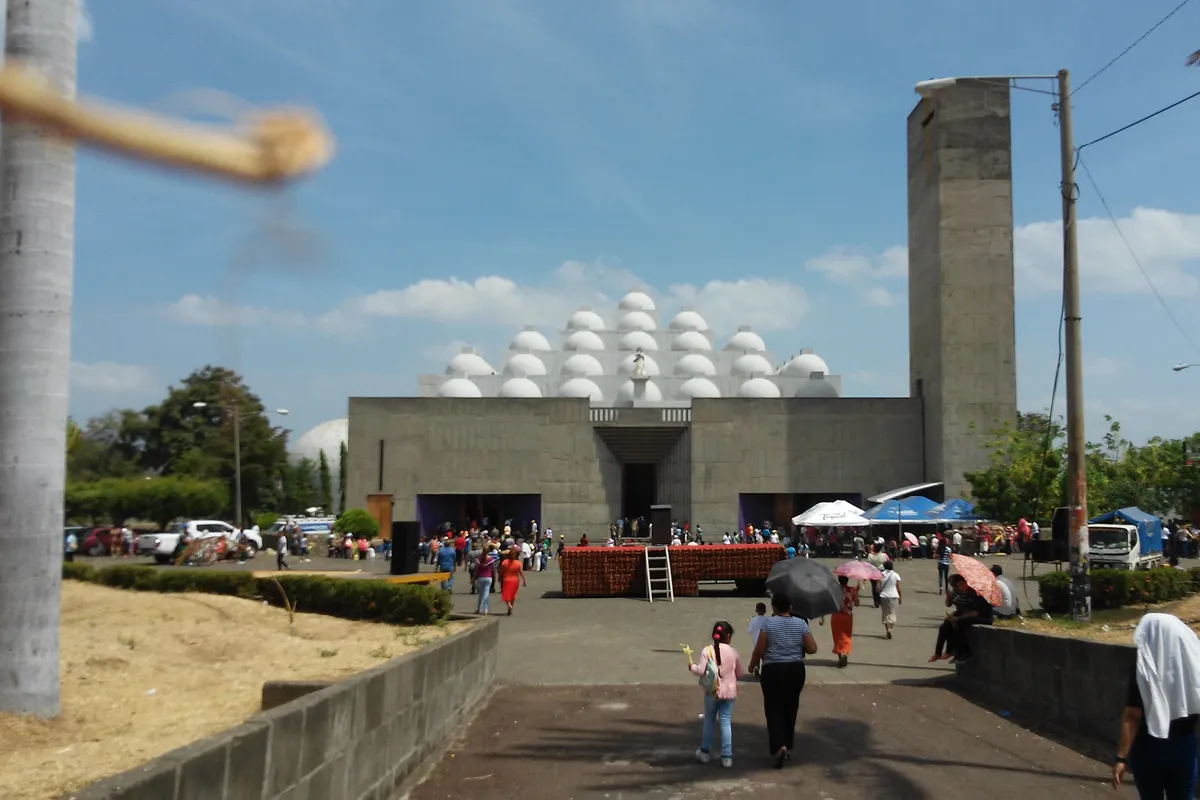 บรรยากาศย่านLos Robles / Altamira ในมานากัว