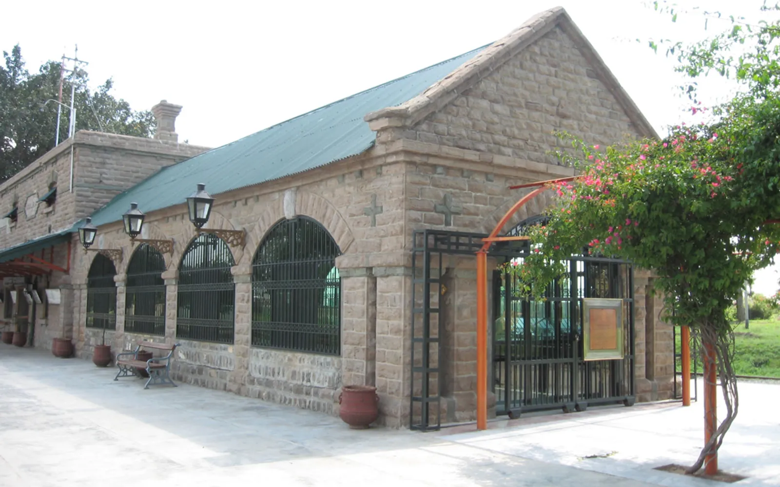 อาคารสถานีและพิพิธภัณฑ์รถไฟกอลรา ชารีฟสไตล์อาณานิคม
