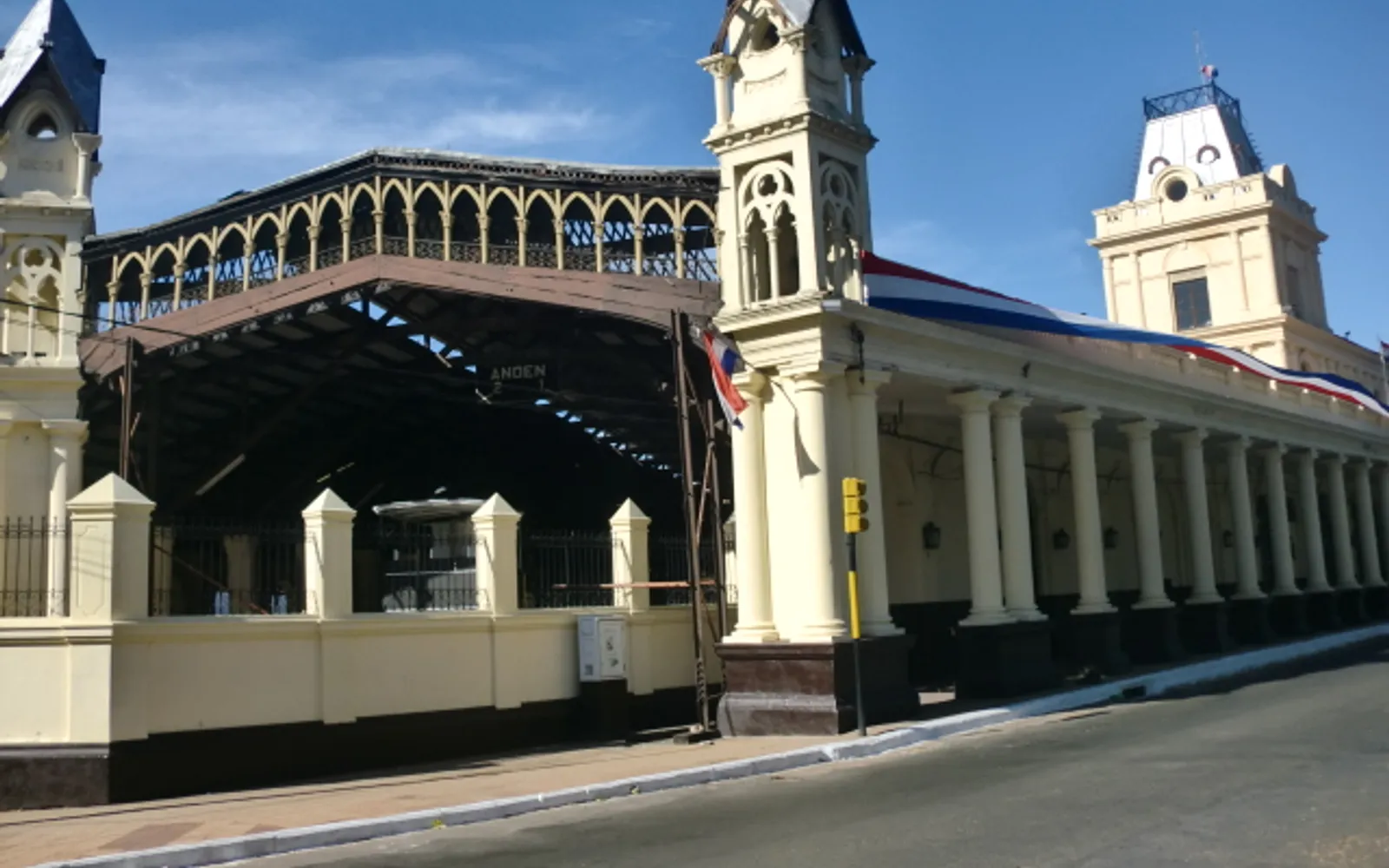 สถานีรถไฟกลางอาซุนซิออน อาคารวิกตอเรียนเก่าที่กลายเป็นพิพิธภัณฑ์รถไฟ