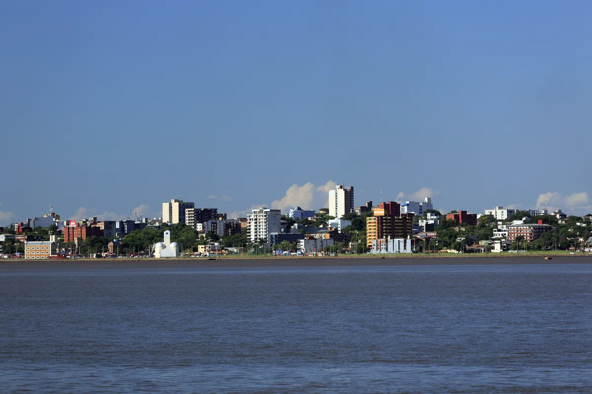 บรรยากาศย่านCostanera ในเอนการ์นาซิออน