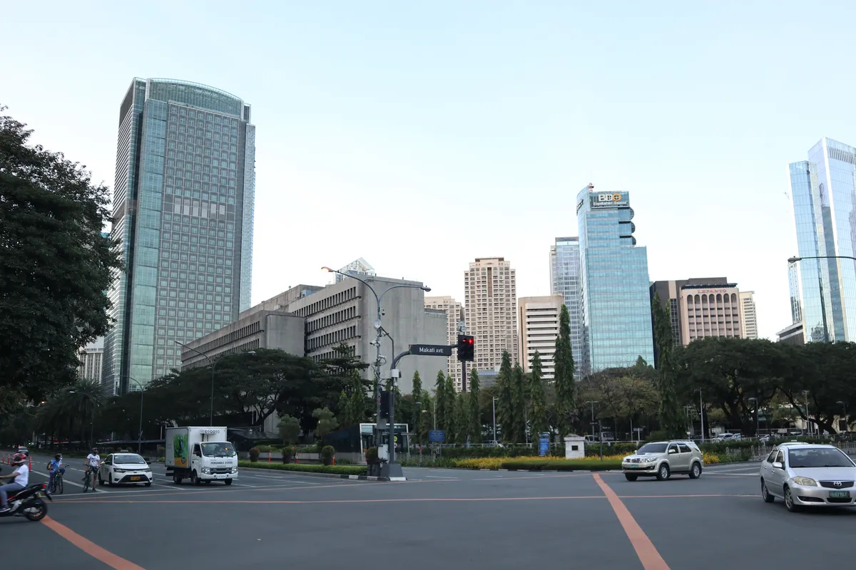 บรรยากาศย่านมากาติ (Makati) ในมะนิลา