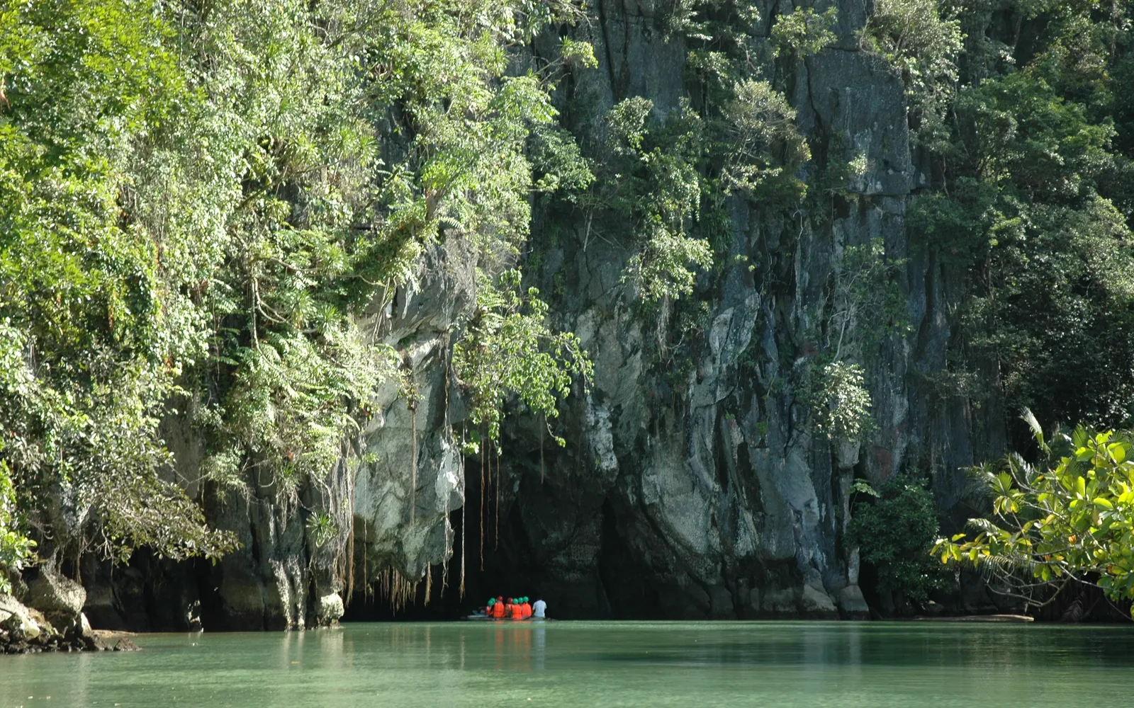 ที่เที่ยวปวยร์โตปรินเซซา — ถ้ำใต้ดิน แม่น้ำหิ่งห้อย และธรรมชาติปาลาวัน