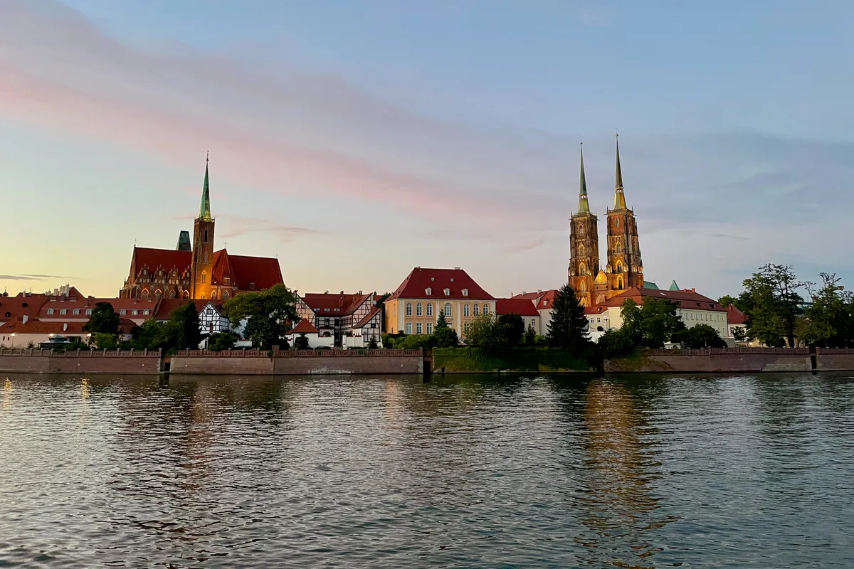 บรรยากาศย่านเกาะวิหาร (Ostrów Tumski) ในวรอตสวัฟ