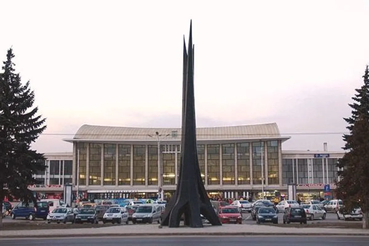 บรรยากาศย่านรอบสถานีรถไฟ (Gara) ในบราซอฟ