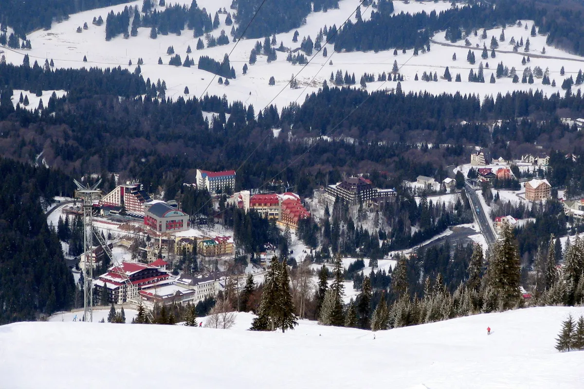 บรรยากาศย่านโปยานา บราซอฟ (Poiana Brașov) ในบราซอฟ