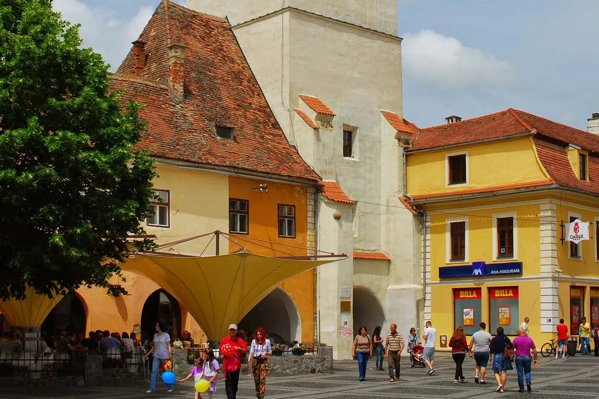 บรรยากาศย่านเมืองบน (Orașul de Sus / Upper Town) ในซีบิอู