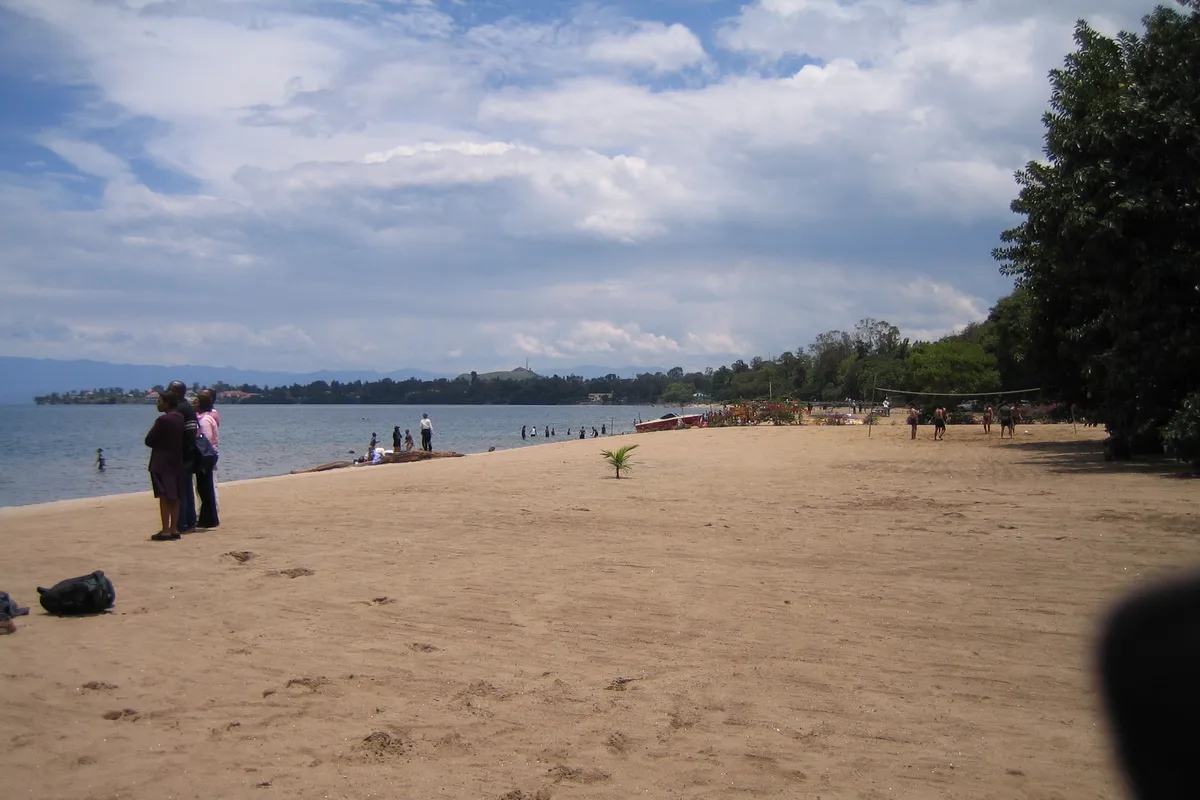 บรรยากาศย่านตัวเมืองจิเซนยี (Town Centre) ในจิเซนยี