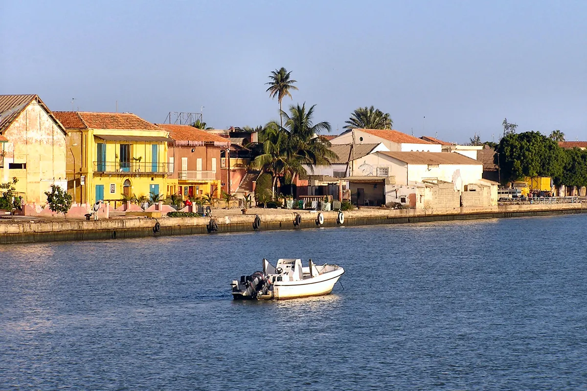 บรรยากาศย่านเกาะแซงต์หลุยส์ (Île de Saint-Louis) ในแซงต์หลุยส์