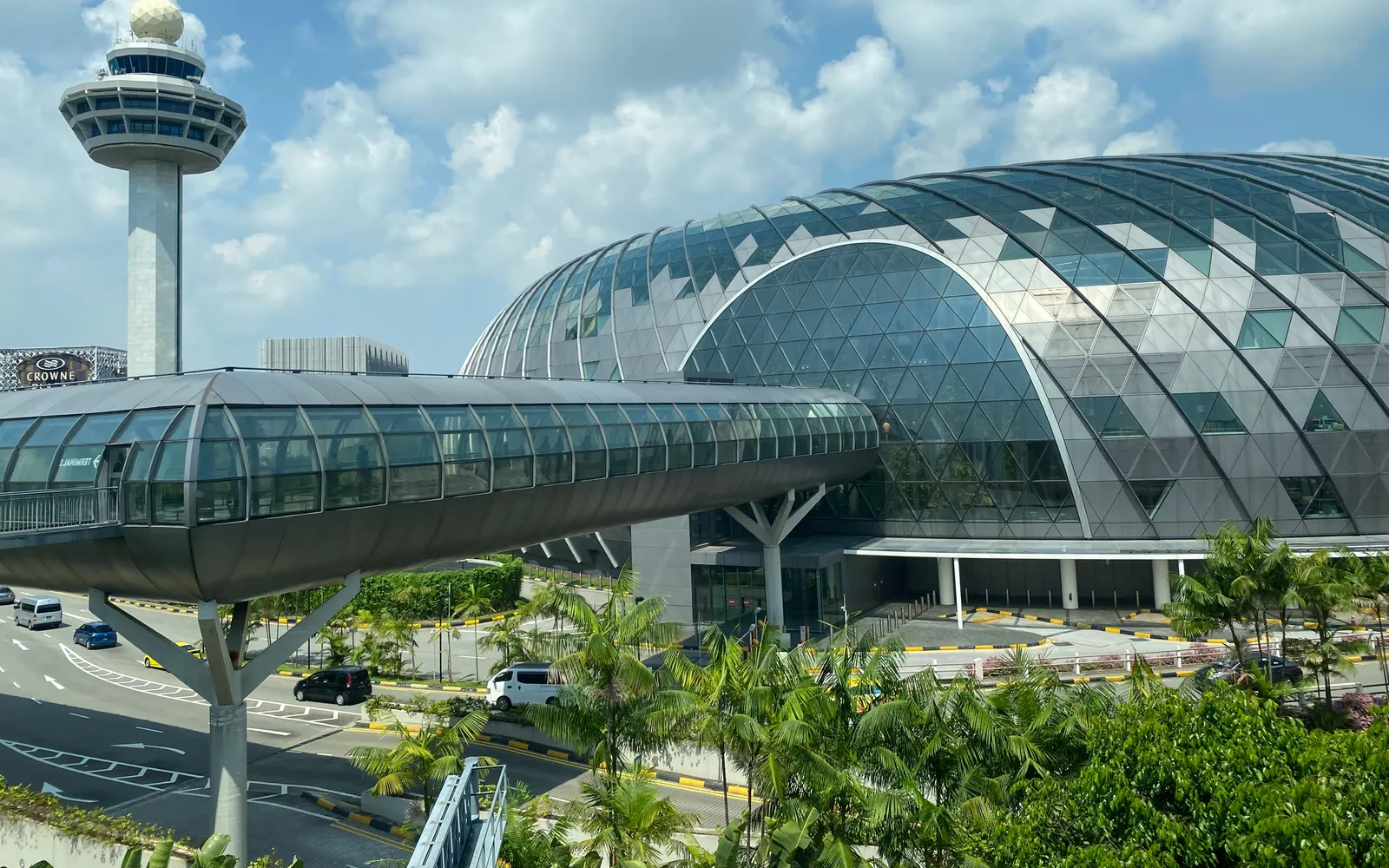 น้ำตก Rain Vortex Jewel Changi