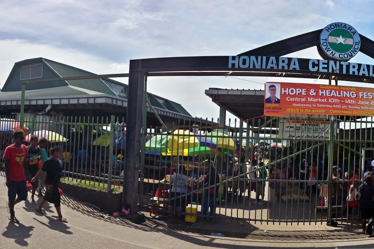 บรรยากาศย่านถนนเมนดานา (Mendana Avenue) ในโฮนีอารา