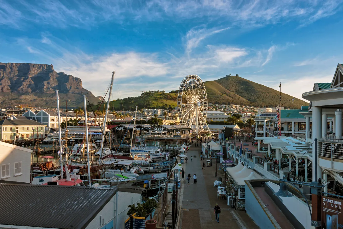 บรรยากาศย่านV&A Waterfront ในเคปทาวน์