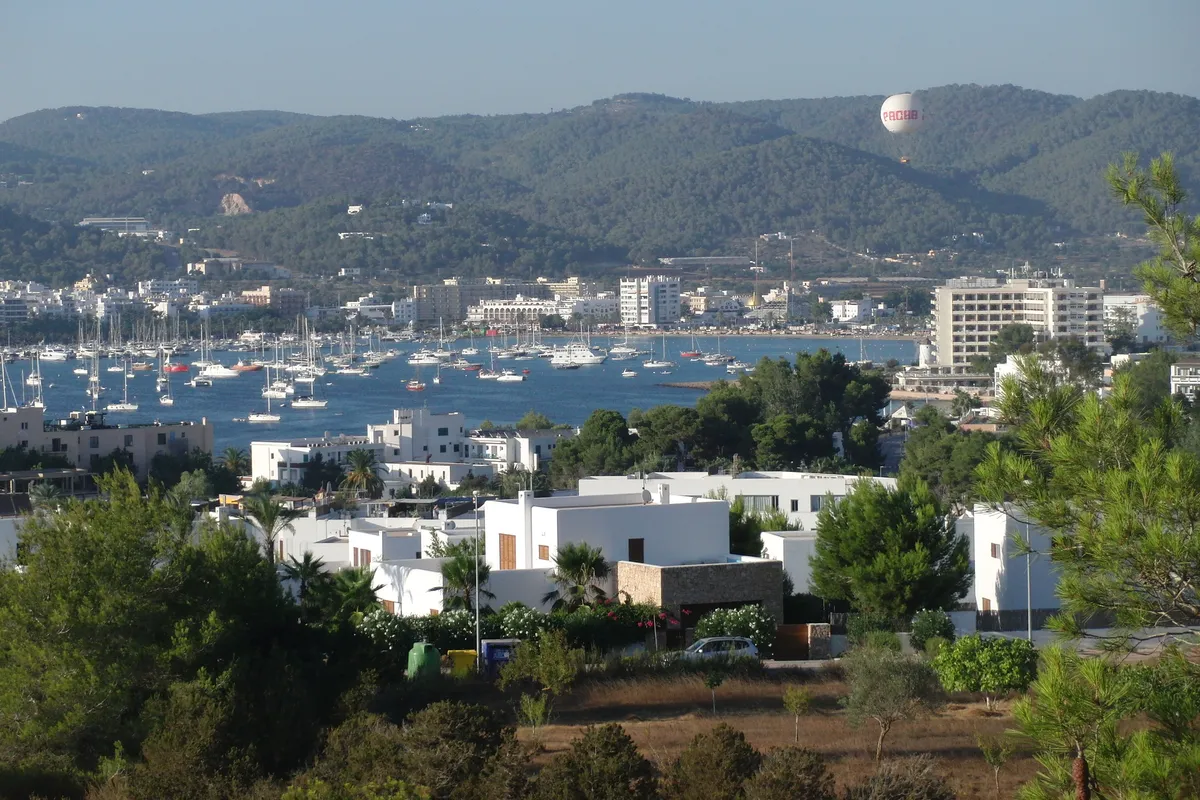 บรรยากาศย่านSan Antonio (Sant Antoni) ในอิบิซา