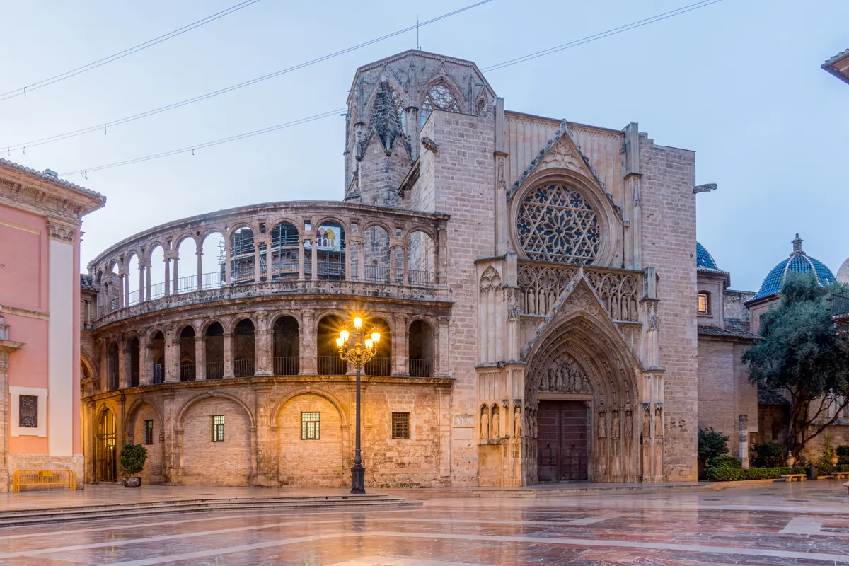 บรรยากาศย่านCiutat Vella (เมืองเก่า) ในบาเลนเซีย