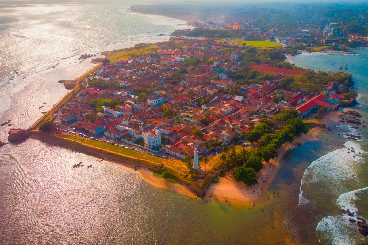 บรรยากาศย่านนอกกำแพง (Galle Town) ในกอลล์